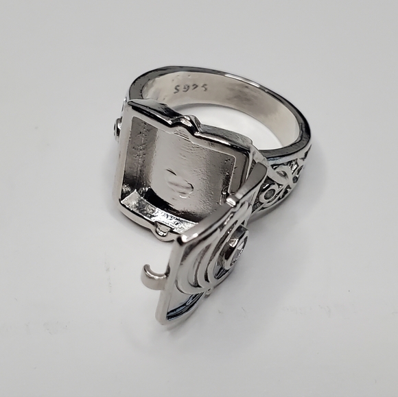 Mens Silver Open Locklet Secret Compartment Ring - Picture 2 of 16